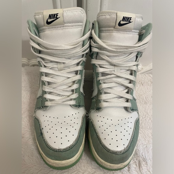 Nike 1998 Retro Denim Dunks - Picture 7 of 9